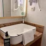 马雷讷多莱龙宜必思尚品酒店 酒店 3*
