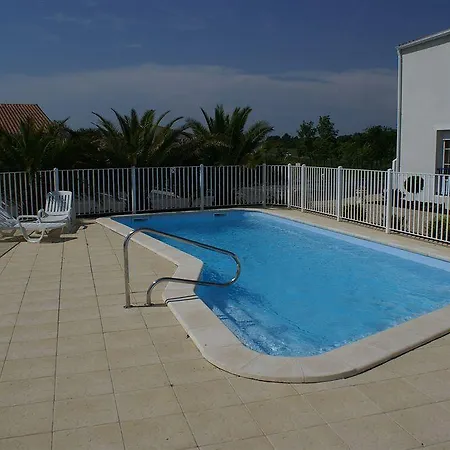 Hotel Ibis Styles Marennes D'oléron 3*